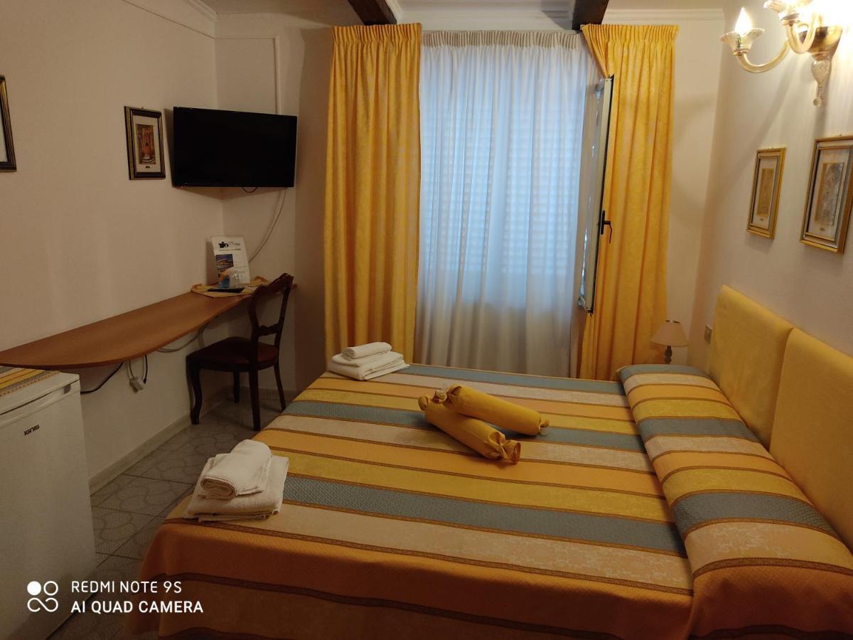 Hotel La Calabrese Isola Di Capo Rizzuto Ngoại thất bức ảnh