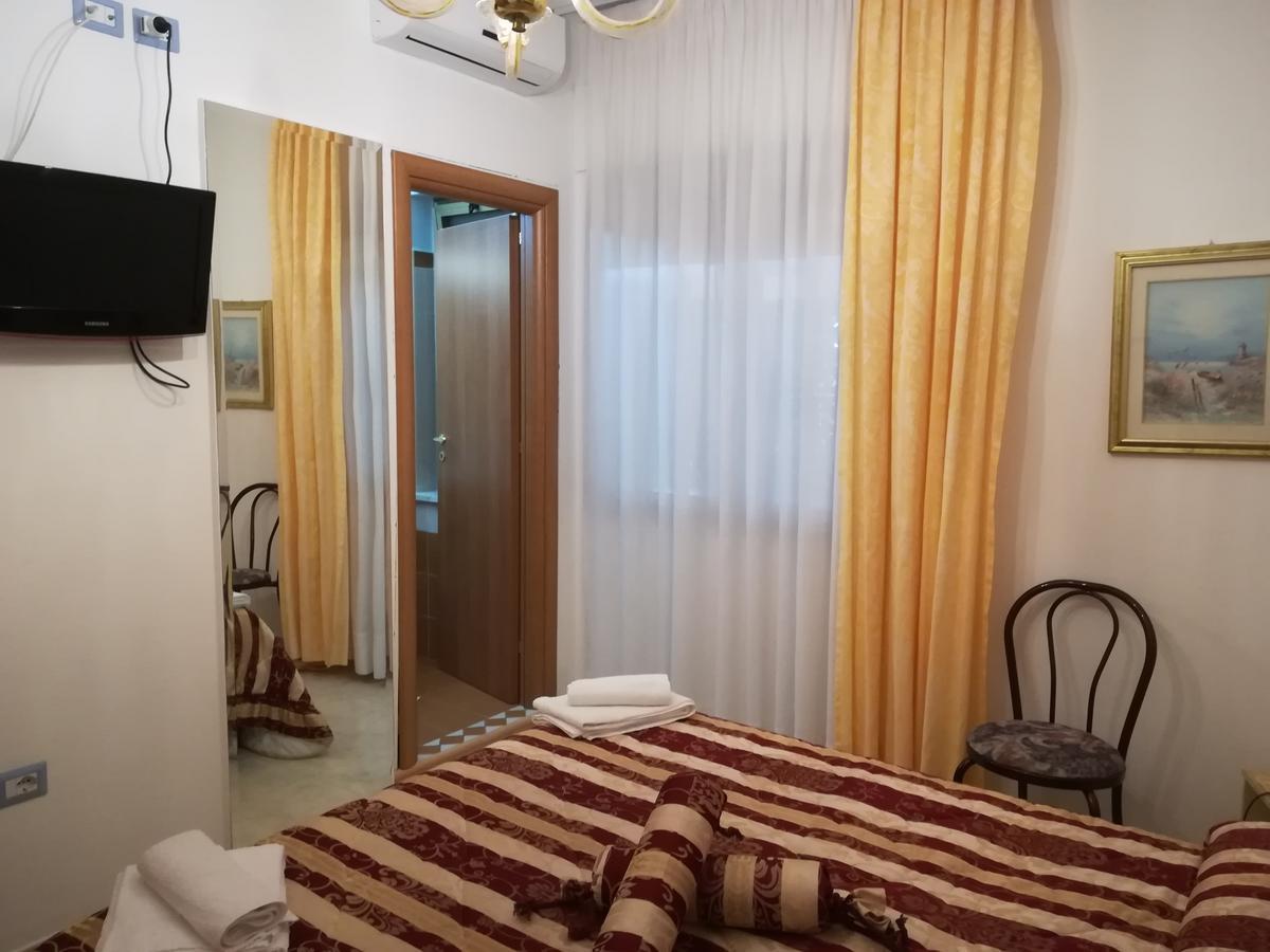 Hotel La Calabrese Isola Di Capo Rizzuto Ngoại thất bức ảnh